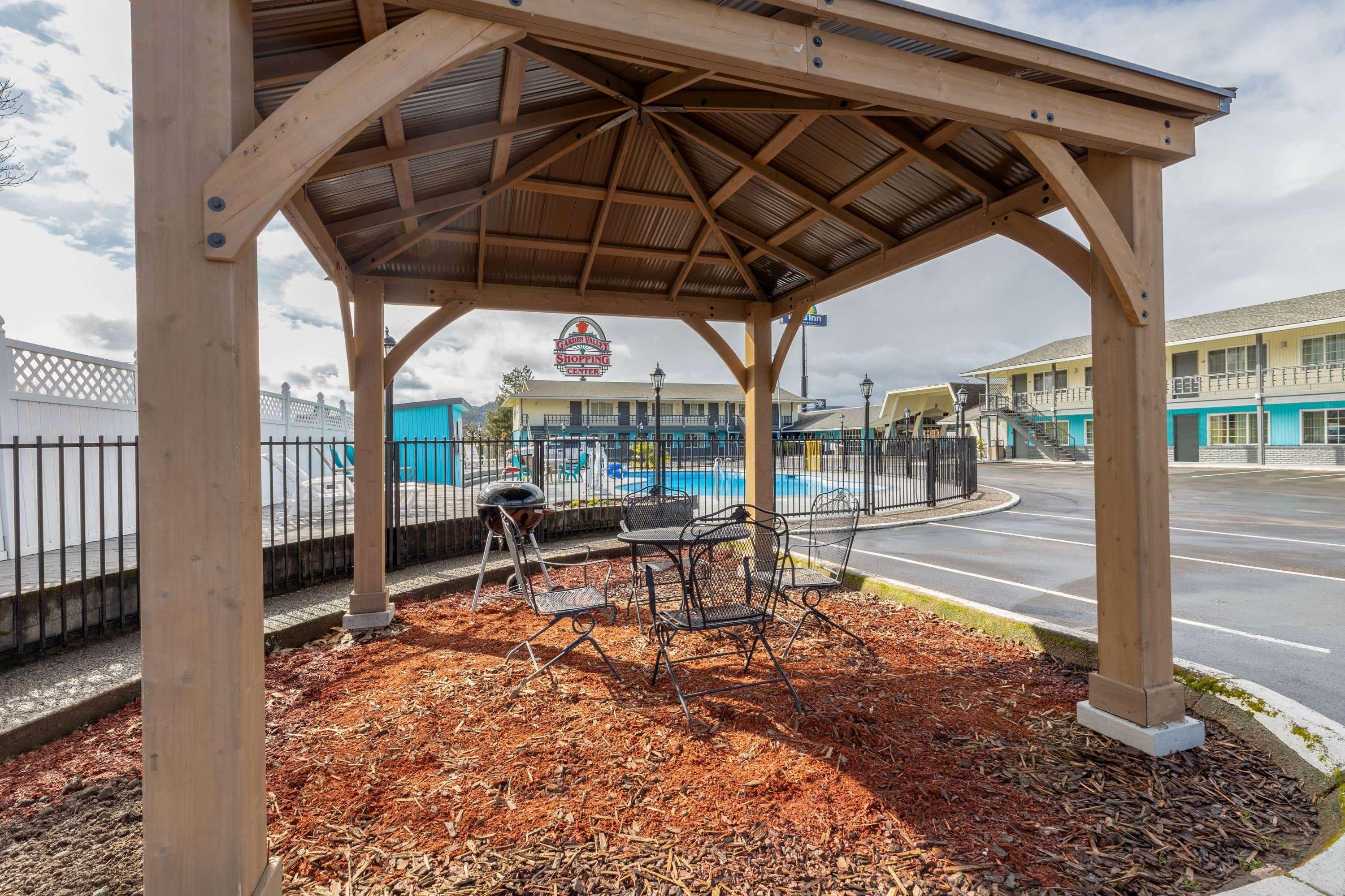 Rosewood Inn & Suites Roseburg Dış mekan fotoğraf