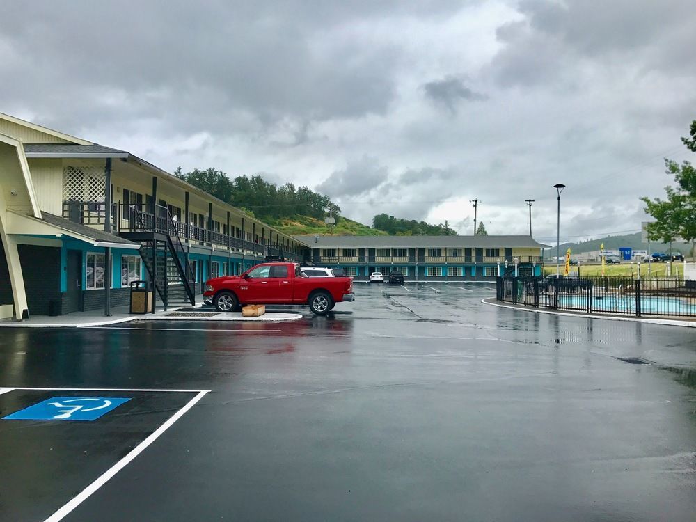 Rosewood Inn & Suites Roseburg Dış mekan fotoğraf